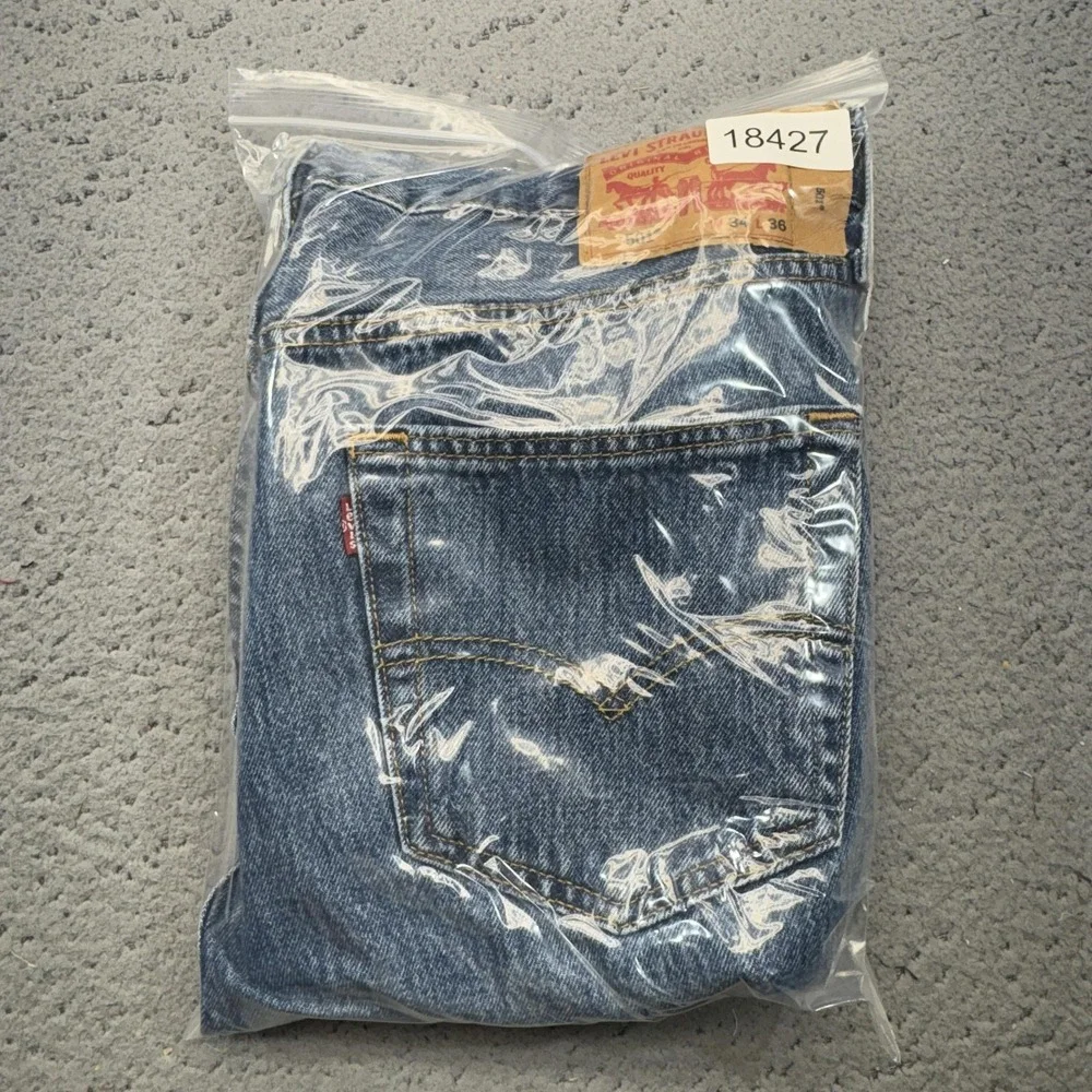 Levis 501 Jeans Mens 32x34 Blue Straight Denim Button Fly Original Fit Stonewash
